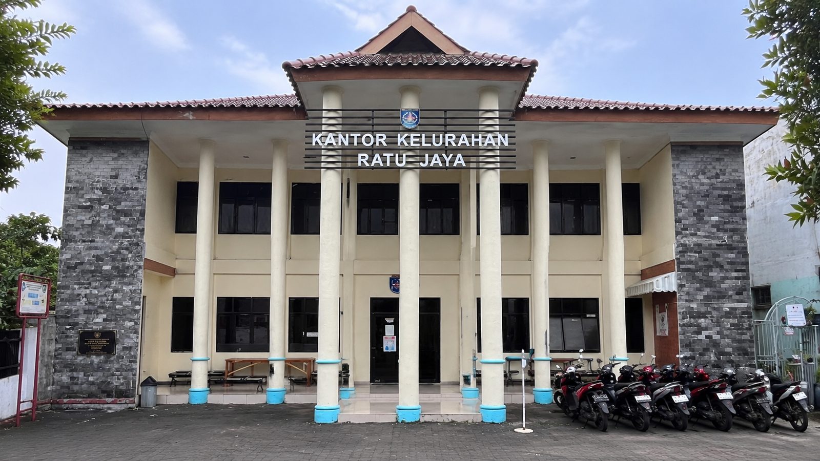 Kantor Kelurahan Ratu Jaya